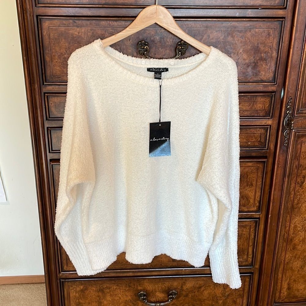 Nwt A Love Story woman’s ivory fuzzy sweater